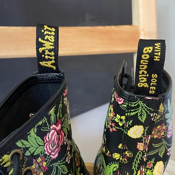 Dr Martens 1460 Floral Bloom Backhand Leather Lace Up Boots US L7 - Picture 13 of 17